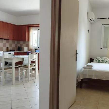 Krini And Aroma - Garden & Private Parking