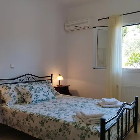 Krini And Aroma - Garden & Private Parking