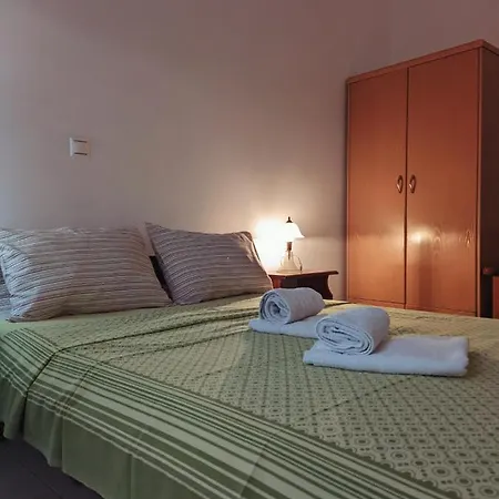 Krini And Aroma - Garden & Private Parking شقة *