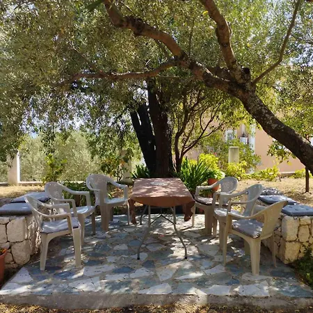 Krini And Aroma - Garden & Private Parking شقة Mousata