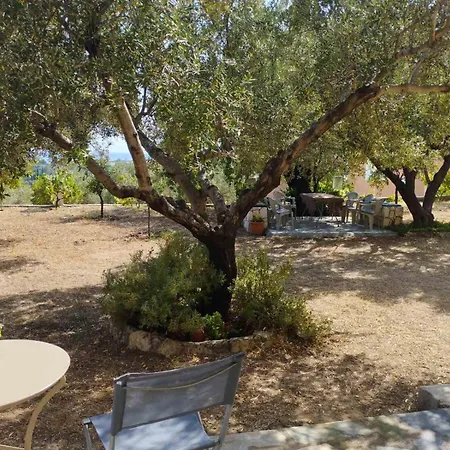 Krini And Aroma - Garden & Private Parking شقة