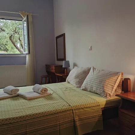 Krini And Aroma - Garden & Private Parking